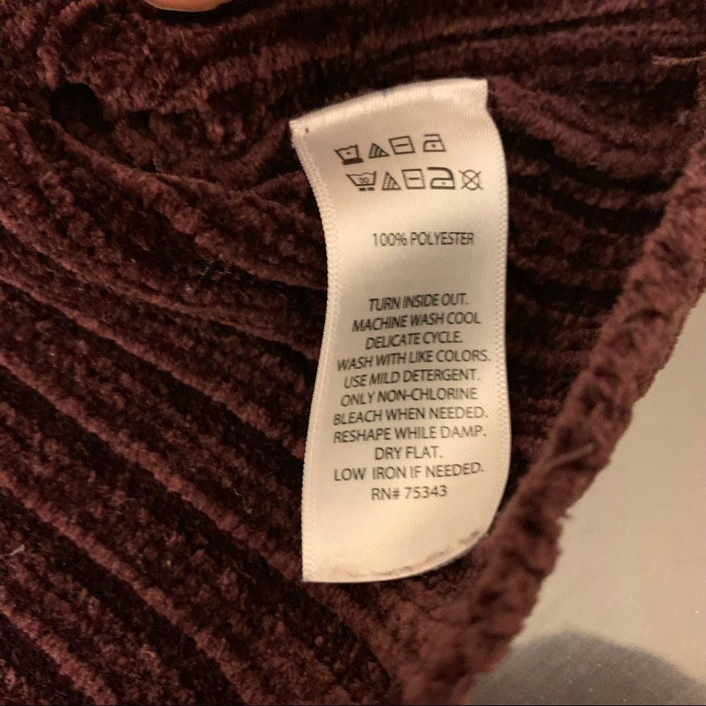 Sweater - Picture 9 of 10